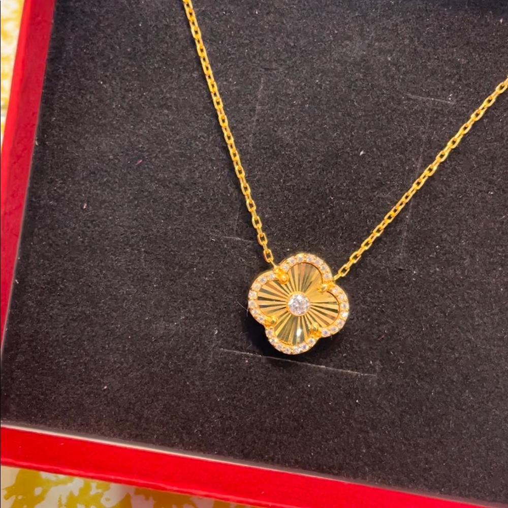 21k Gold Vintage Alhambra Pendant